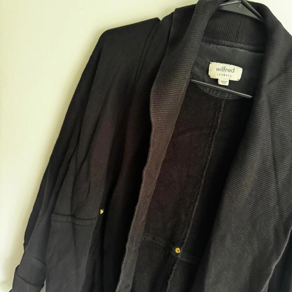 đ¤ Aritzia Wilfred Relaxed Diderot Cocoon Cardigan Sweater Black Studded - Picture 3 of 8